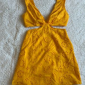 vestido amarelo laise 124741070?action_source=32581&ref=home_home&rsp=1&rspix=1