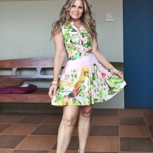 vestido farm curto rosa claro com estampa floral 133180539?action_source=66695&ref=home_home&rsp=1&rspix=1