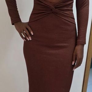vestido longo marrom manga comprida m 146655978?action_source=74549&ref=home_home&rsp=1&rspix=1