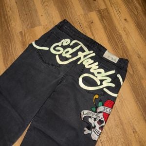 calca ed hardy preta 42 141400670?action_source=72140&ref=home_home&rsp=1&rspix=1