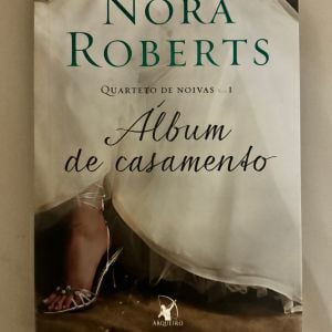 livro album de casamento nora roberts 134154565?action_source=66992&ref=home_home&rsp=1&rspix=1