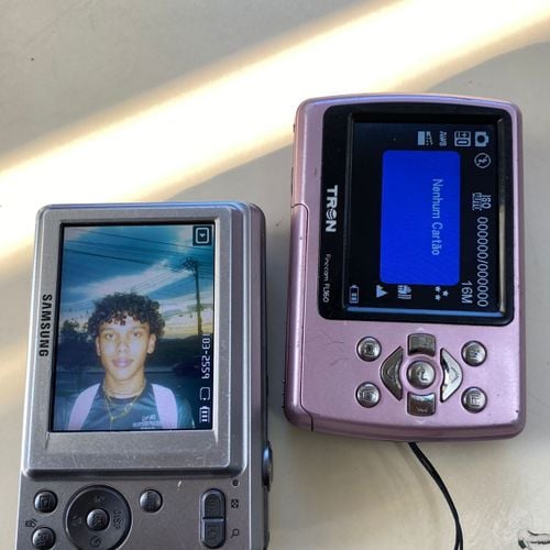 2 cameras digitais samsung 10mp e tron 16mp 124725310?action_source=31319&ref=home_home&rsp=1&rspix=1