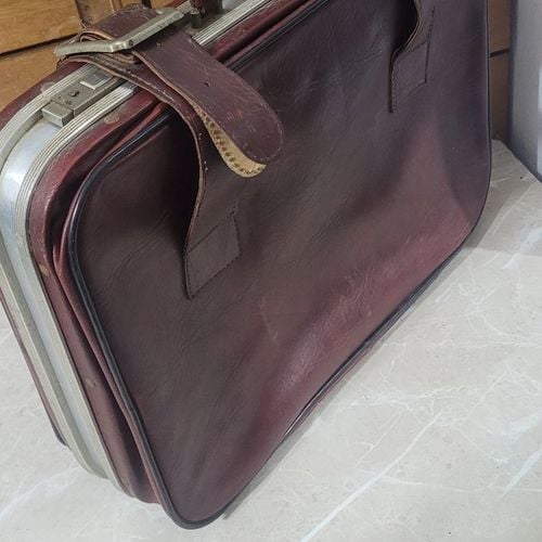 mala de viagem ika vintage avermelhada 146749334?action_source=67324&ref=home_home&rsp=1&rspix=1