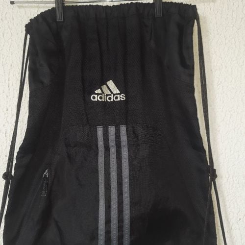 sacola adidas 134016535?action_source=67388&ref=home_home&rsp=1&rspix=1