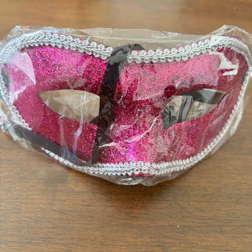 mascara prata e rosa com glitter festa a fantasia carnaval 134688429?action_source=67456&ref=home_home&rsp=1&rspix=1