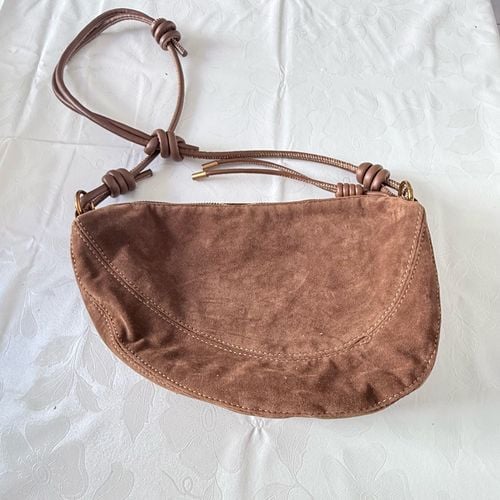 bolsa zara camurca marrom 139990042?action_source=69863&ref=home_home&rsp=1&rspix=1