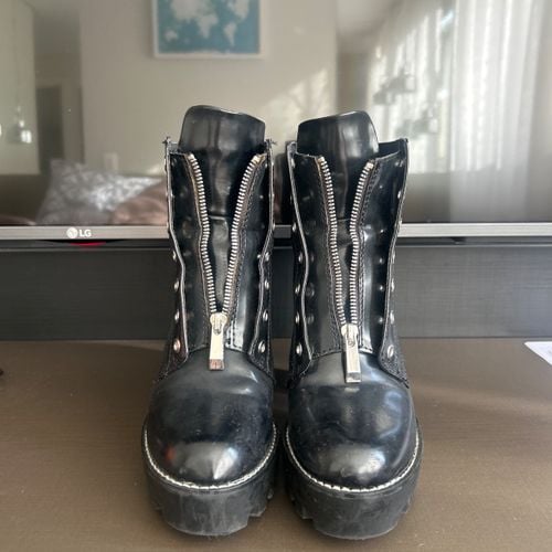 bota zara inverno 123089020?action_source=70094&ref=home_home&rsp=1&rspix=1