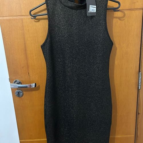 vestido tubinho preto dourado p nunca usado com etiqueta 126025223?action_source=32581&ref=home_home&rsp=1&rspix=1