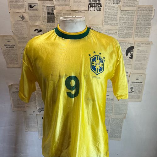 camisa brasil vintage amarela 139084348?action_source=69665&ref=home_home&rsp=1&rspix=1