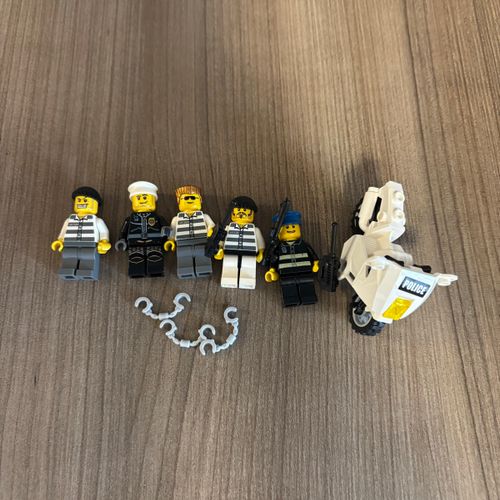 lego lote 1 policia e ladroes com moto minifigures originais 136210630?action_source=68279&ref=home_home&rsp=1&rspix=1