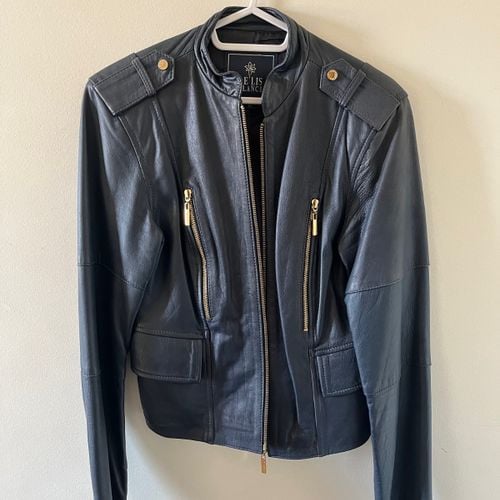 jaqueta le lis blanc couro pelica 131860720?action_source=65407&ref=home_home&rsp=1&rspix=1