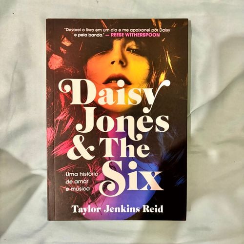 livro daisy jones amp the six 132197464?action_source=66992&ref=home_home&rsp=1&rspix=1