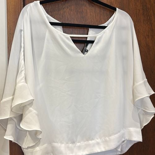 blusa branca shoulder 137252981?action_source=70657&ref=home_home&rsp=1&rspix=1