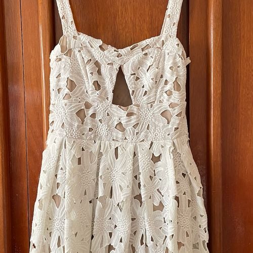 lindo e bem conservado ideal para ocasioes especiais diurnas ou missa de formatura 146800070?action_source=74549&ref=home_home&rsp=1&rspix=1