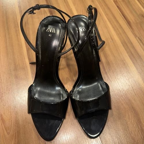 sandalia preta zara 152299206?action_source=76396&ref=home_home&rsp=1&rspix=1