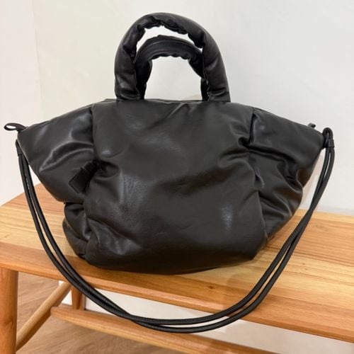 bolsa zara puffer preta 153516944?action_source=77124&ref=home_home&rsp=1&rspix=1