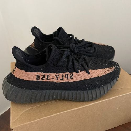 yeez boost 350 v2 cooper core black preto 143866212?action_source=31946&ref=home_home&rsp=1&rspix=1