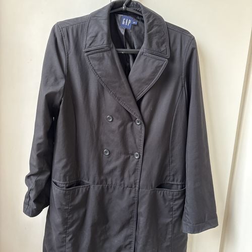 sobretudo gap feminino preto m 147316171?action_source=74450&ref=home_home&rsp=1&rspix=1