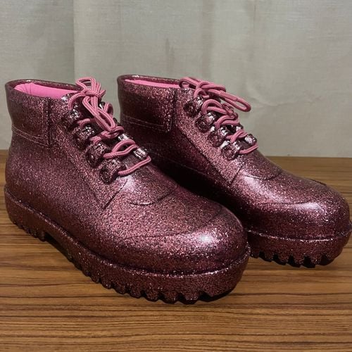 bota melissa ares rosa glitter 36 150850521?action_source=76405&ref=home_home&rsp=1&rspix=1