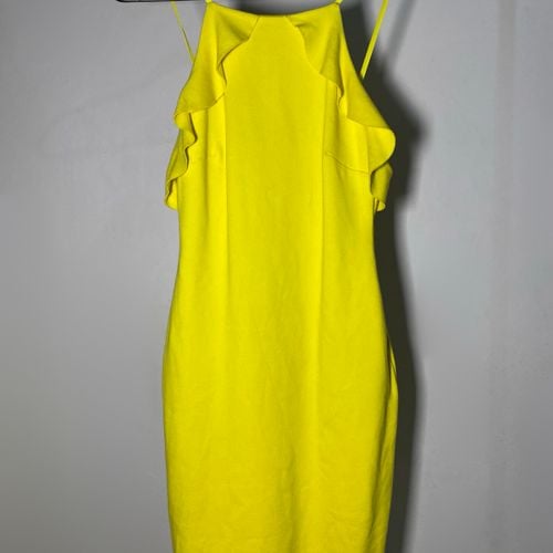vestido zara trafaluc babados amarelo m 152404655?action_source=77124&ref=home_home&rsp=1&rspix=1