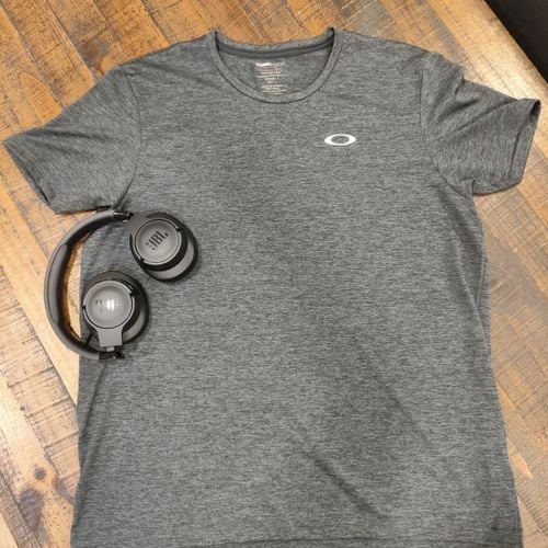 camiseta oakley dry fit para academia corrida ou mountain bike 148977762?action_source=75018&ref=home_home&rsp=1&rspix=1