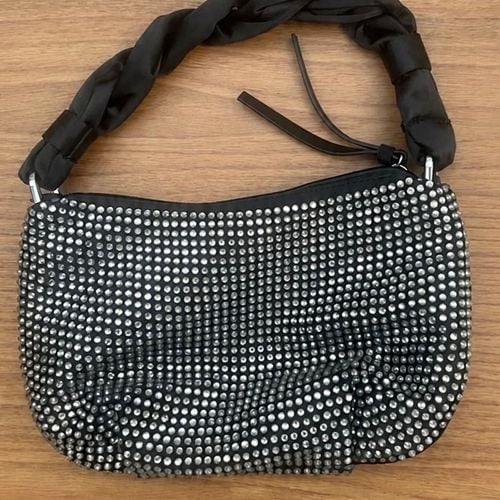 bolsa zara com brilhos preta 153473621?action_source=77124&ref=home_home&rsp=1&rspix=1