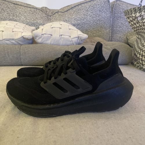 tenis ultraboost light 23 adidas preto 130368652?action_source=66827&ref=home_home&rsp=1&rspix=1