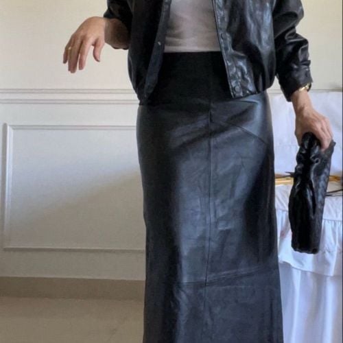 saia midi animale couro legitimo preta 139389318?action_source=70522&ref=home_home&rsp=1&rspix=1