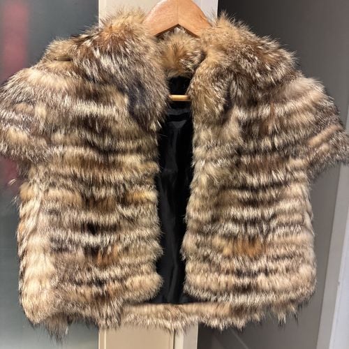 bolero animale de pele 139854114?action_source=70522&ref=home_home&rsp=1&rspix=1