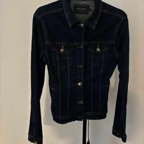 jaqueta jeans shoulder 124768015?action_source=70657&ref=home_home&rsp=1&rspix=1