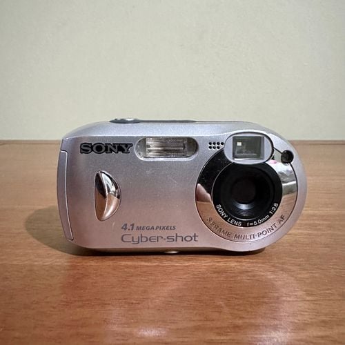 camera digital sony vintage 4 1 megapixels 120496125?action_source=31319&ref=home_home&rsp=1&rspix=1