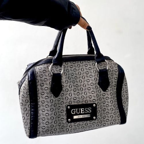 bolsa guess monograma iconica y2k 141920752?action_source=71545&ref=home_home&rsp=1&rspix=1