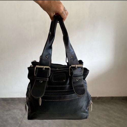 bolsa de ombro couro legitimo preta inverno biker 147144249?action_source=74123&ref=home_home&rsp=1&rspix=1