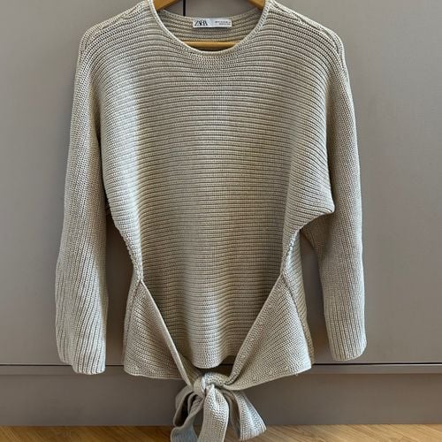 blusa de trico zara com laco bege m 153317427?action_source=77124&ref=home_home&rsp=1&rspix=1