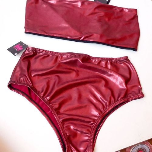 conjunto top e hotpant vinho carnaval 123244064?action_source=67456&ref=home_home&rsp=1&rspix=1