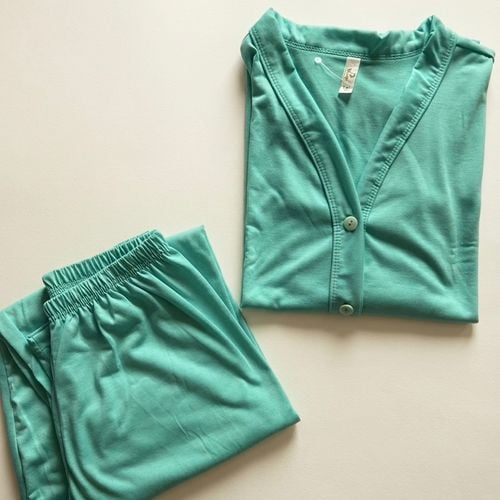 pijama de botoes feminino verde m novo 142245174?action_source=70522&ref=home_home&rsp=1&rspix=1