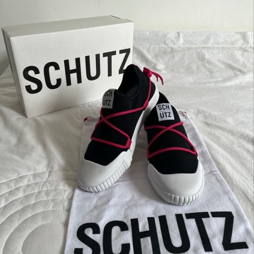 tenis schutz novo 144695975?action_source=31946&ref=home_home&rsp=1&rspix=1