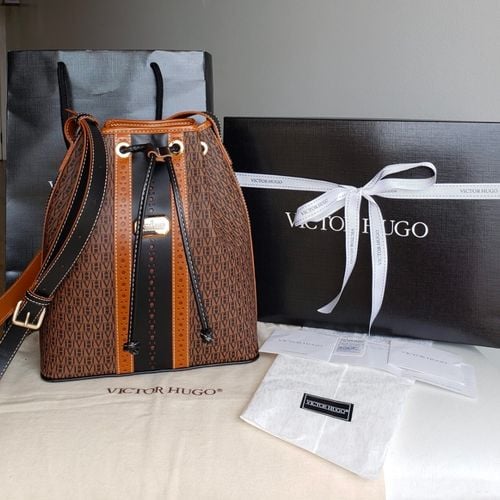 bolsa nova victor hugo marrom original 145723195?action_source=72470&ref=home_home&rsp=1&rspix=1