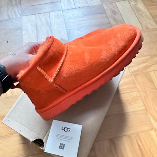 bota ugg classic ultra mini laranja 123549187?action_source=72965&ref=home_home&rsp=1&rspix=1