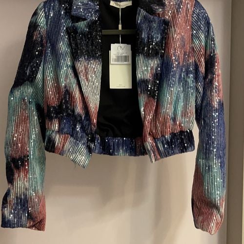 jaqueta cris color bynv 123651131?action_source=63594&ref=home_home&rsp=1&rspix=1