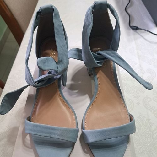 sandalia arezzo salto medio azul bebe 36 148068075?action_source=63593&ref=home_home&rsp=1&rspix=1