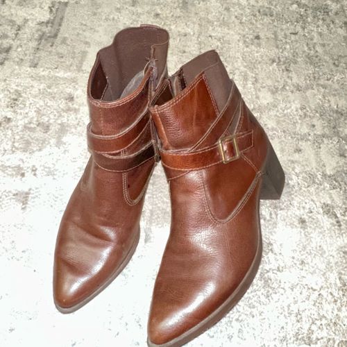 bota feminina cano baixo marrom 141548465?action_source=70522&ref=home_home&rsp=1&rspix=1