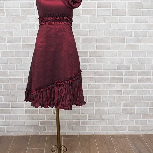 mocas roupas vestidos basico vestido de festa tomara que caia vinho bordo 134963930?action_source=64649&ref=home_home&rsp=1&rspix=1
