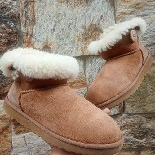 ugg mini botao 136189487?action_source=72965&ref=home_home&rsp=1&rspix=1