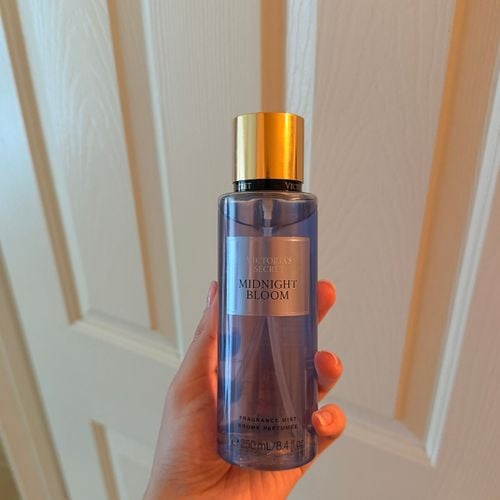 body splash victoria s secret midnight bloom 144988903?action_source=76403&ref=home_home&rsp=1&rspix=1
