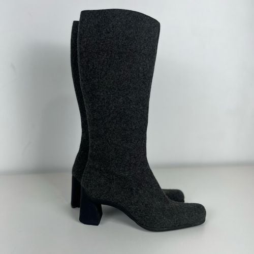 bota prada original 143035582?action_source=72767&ref=home_home&rsp=1&rspix=1