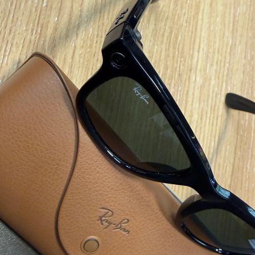 ray ban meta 130530147?action_source=65407&ref=home_home&rsp=1&rspix=1