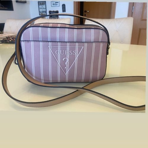 bolsa guess maravilhosa 143441806?action_source=76594&ref=home_home&rsp=1&rspix=1