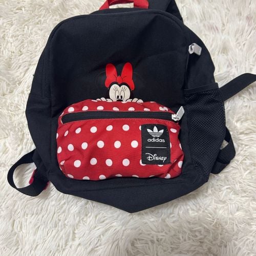 mochila adidas minnie 127231358?action_source=66794&ref=home_home&rsp=1&rspix=1