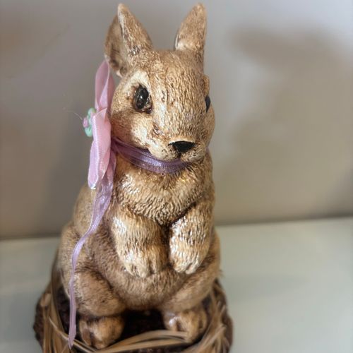 coelha da pascoa decorativa 119810435?action_source=69170&ref=home_home&rsp=1&rspix=1